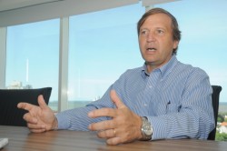 “Con nuestra presencia, y sumado a las empresas que ya existen, el país se va a transformar en uno de los diez mayores productores de celulosa del mundo". 