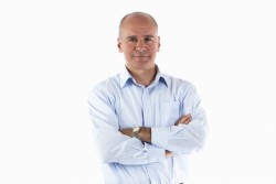 "Si bien Uruguay es un país chico, no es sencillo transportar a lo largo y ancho del mismo. En este sentido, nuevas carreteras Este-Oeste, o un ferrocarril que pueda desarrollar una velocidad estable de 80 km/h, acercaría el país a los puertos". 